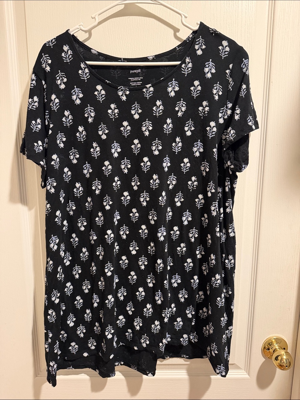 J. Jill Black Short Sleeve Tunic with White Floral Print